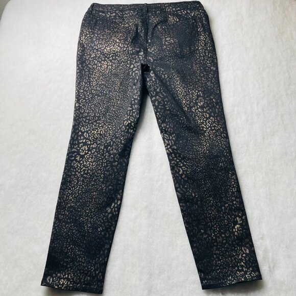 Chico's Womens Black Leopard Print Coated Jegging Denim Jeans Size 2.5R US 14R - Picture 2 of 10